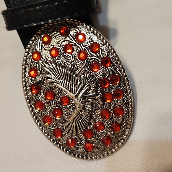 Faux leather notch belt - Picture 2 of 6